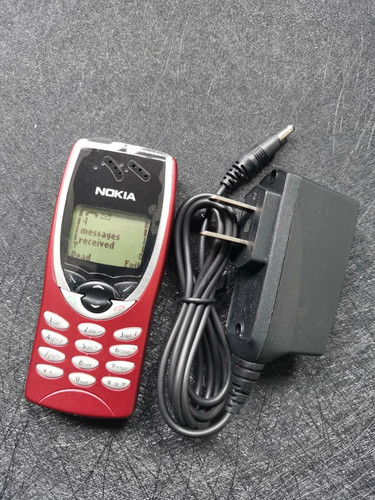 Nokia 8210 dualband - 2g,